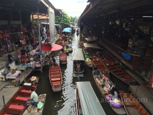 Bangkok yüzen çarşı
